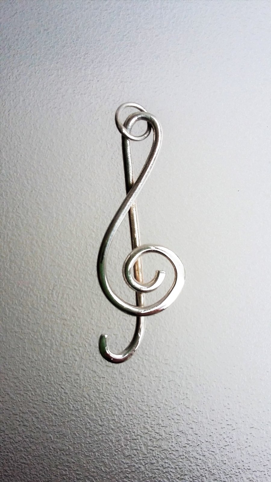 Sterling silver treble clef (without chain) 029