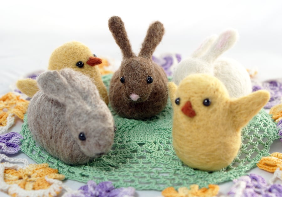HALF PRICE - END OF SUMMER SALE - One only - CHICK AND BUNNY needle felt kit