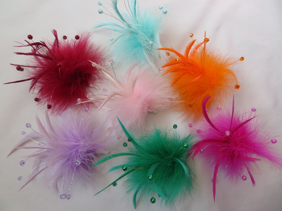 Small Fluff Feather & Crystal or Pearl Vintage Wedding Mini Hair Comb Band