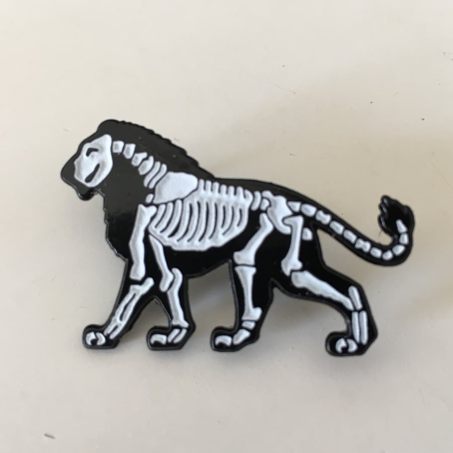 Lion Enamel Pin Badge Brooch with Glow in the Dark X-Ray Skeleton