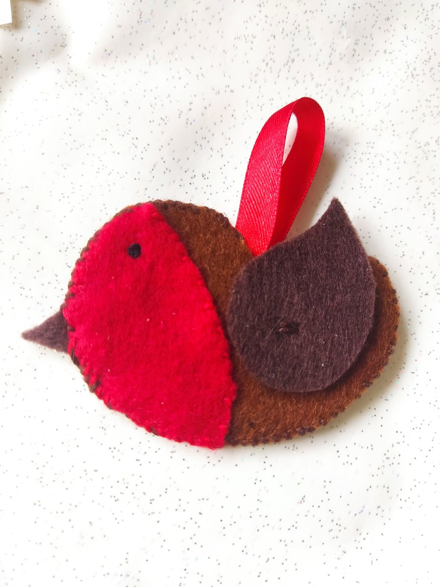 Handmade felt robin decoration