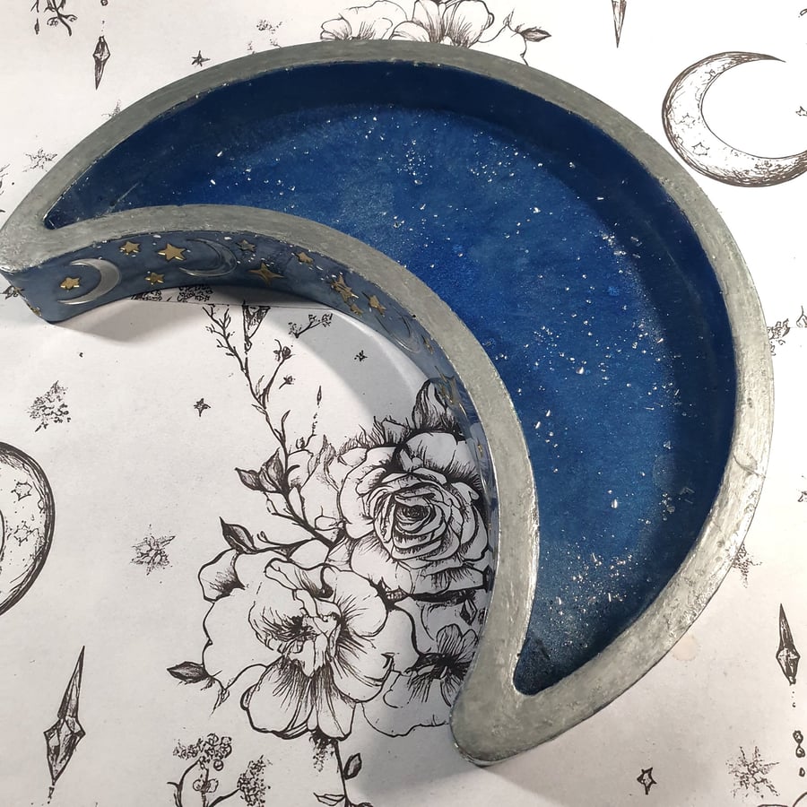Crescent  half noon resin tray