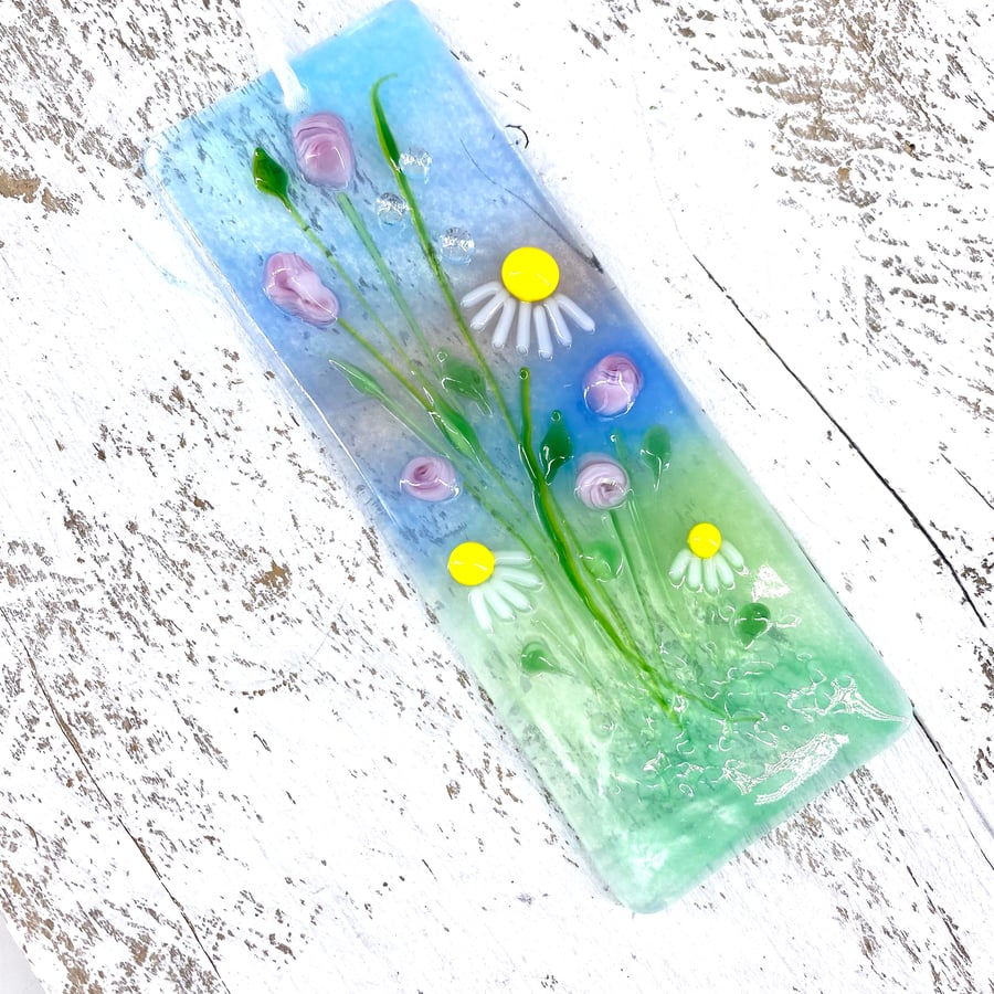 Pretty Glass Light Catcher - Delicate Flower Design 