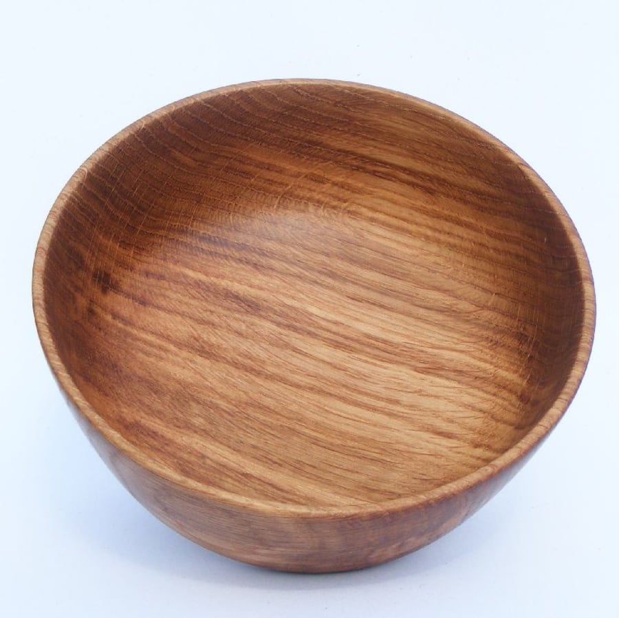 Oak Bowl - hand turned deep bowl with beautiful grain and colour (B021)