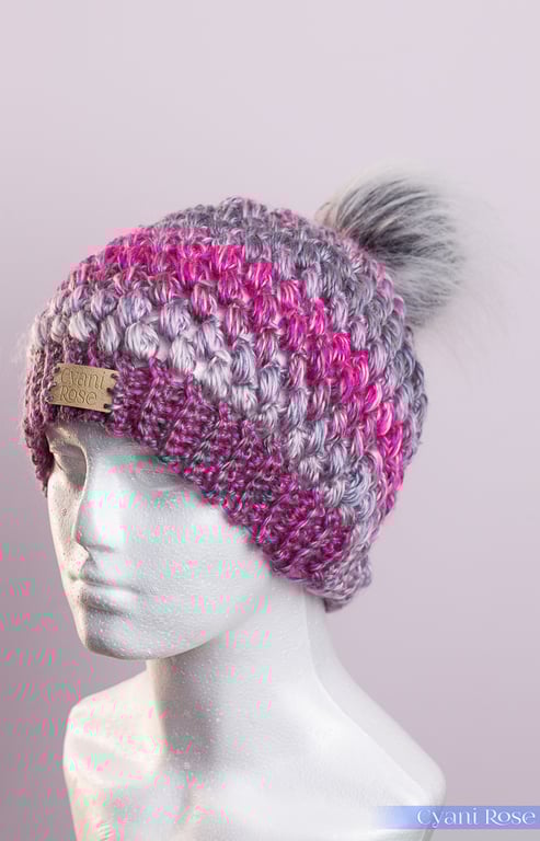 Hat crochet with handmade faux fur detachable pompom grey