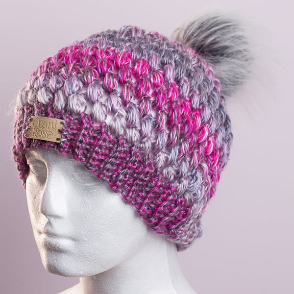 Hat crochet with handmade faux fur detachable pompom grey