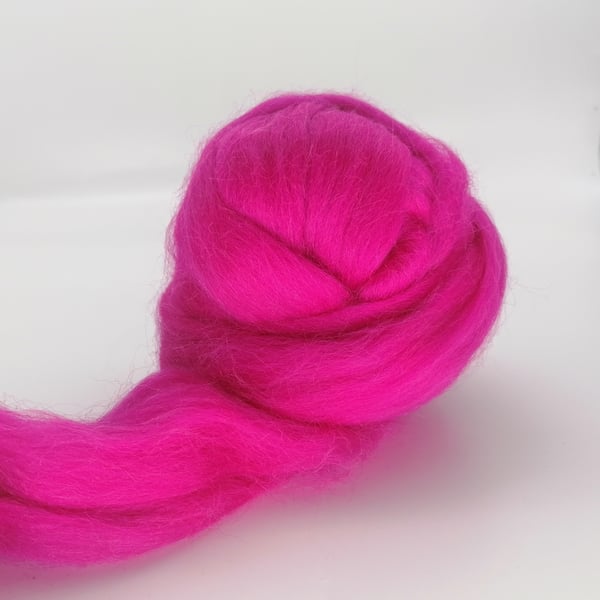 Raspberry Corriedale Top fibre