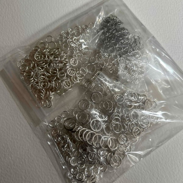 Assorted silver jump rings for jewellery making (f7