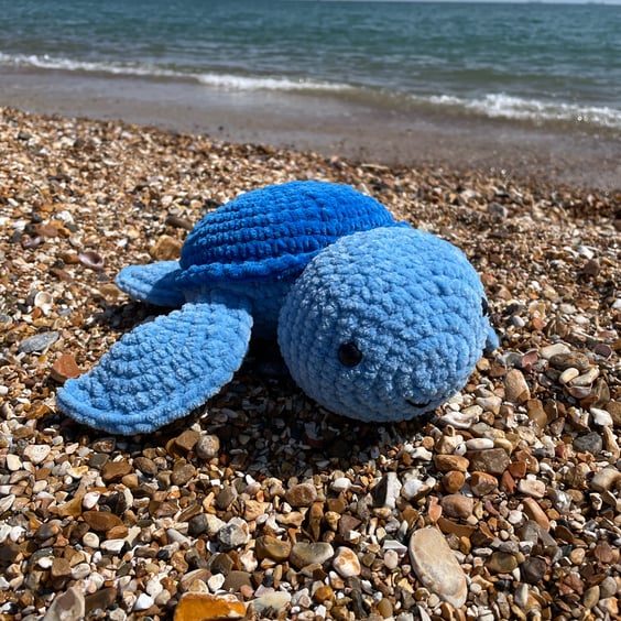 Blue Plushie Sea Turtle: Soft Chenille Yarn