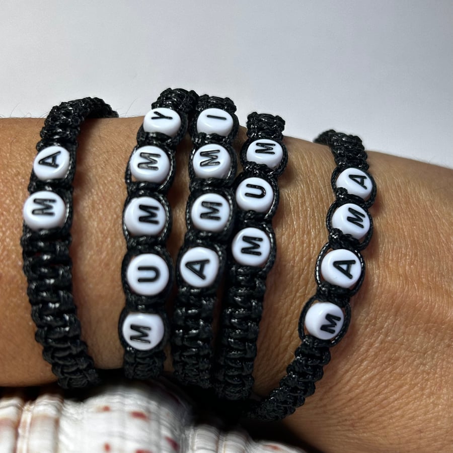 Mummy bracelet on card gift for best mum on mothers day black or pink 