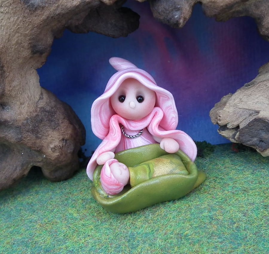 Tiny Mama Gnome 'Clary' with Baby 'Fee' in carrier OOAK Sculpt by Ann Galvin