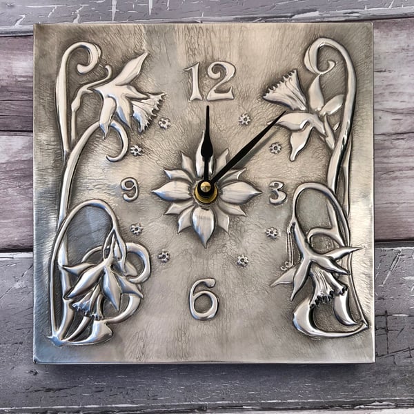 Pewter Daffodil Clock
