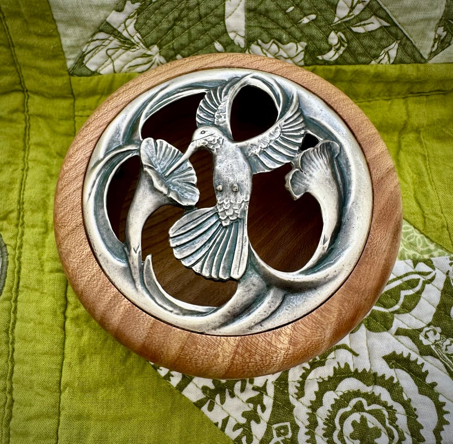 Humming bird potpourri bowl