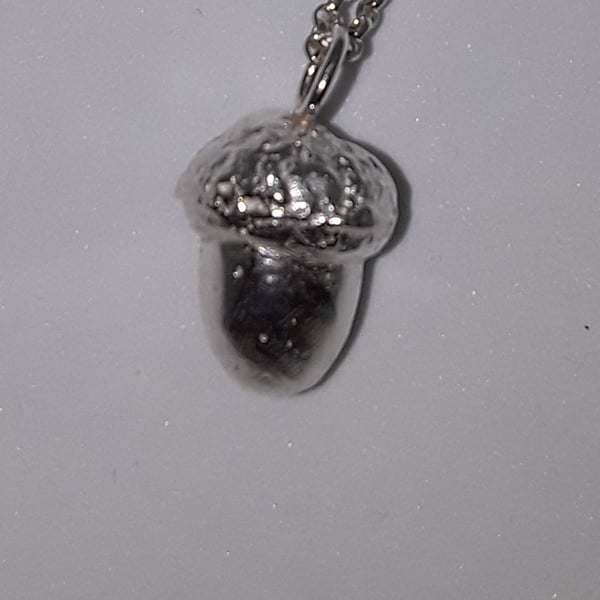 Acorn pendant