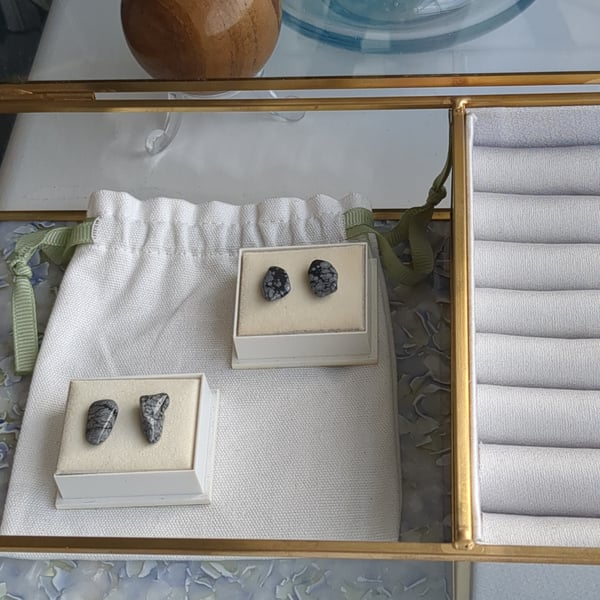 Apache tears stud earrings 