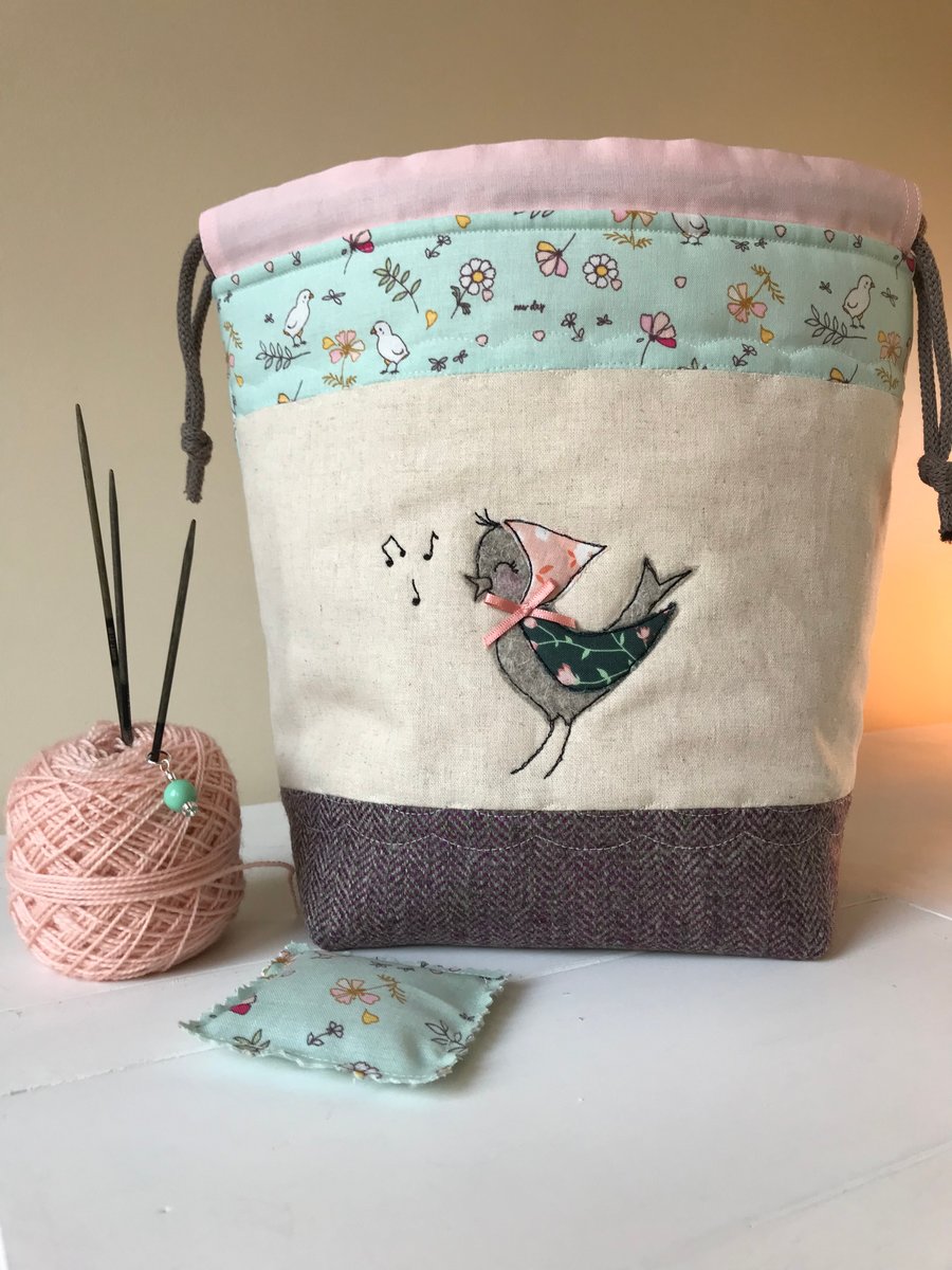 Sophie sparrow spring chick project bag