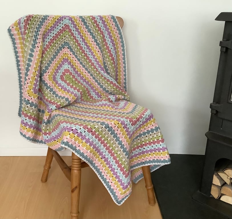 BLANKET, THROW, cot bedding .' Patisserie'' . Wool blend. Vintage style.