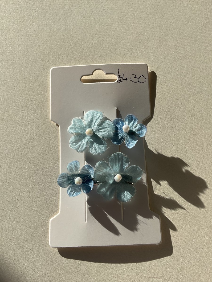 Blue flower clips