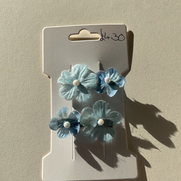 Blue flower clips