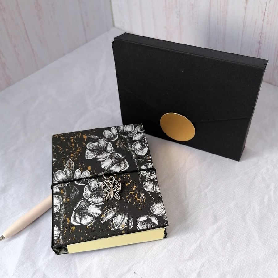 Sticky note Notebook Black and White Floral