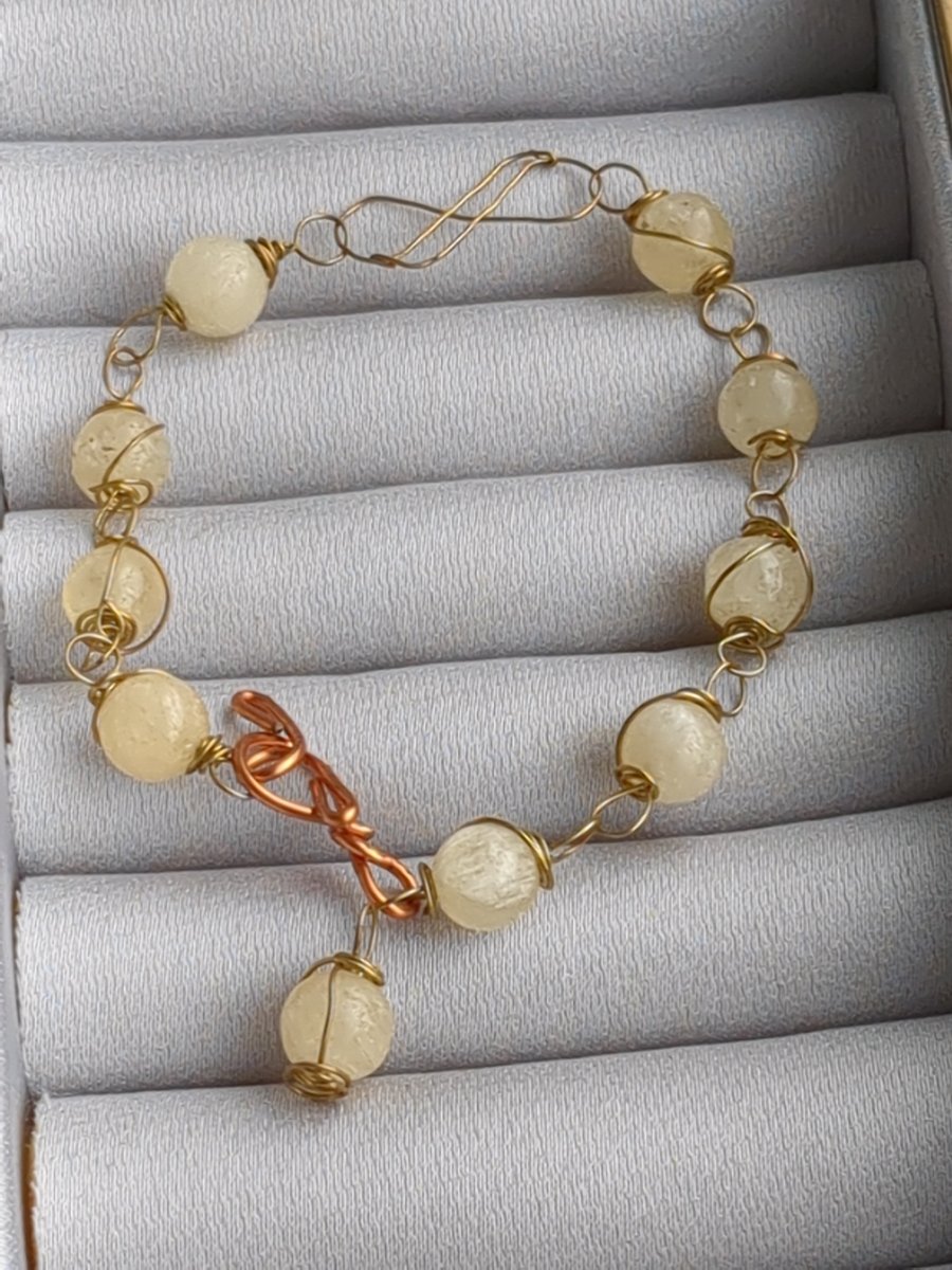 Yellow honey Jade and copper wire bracelet