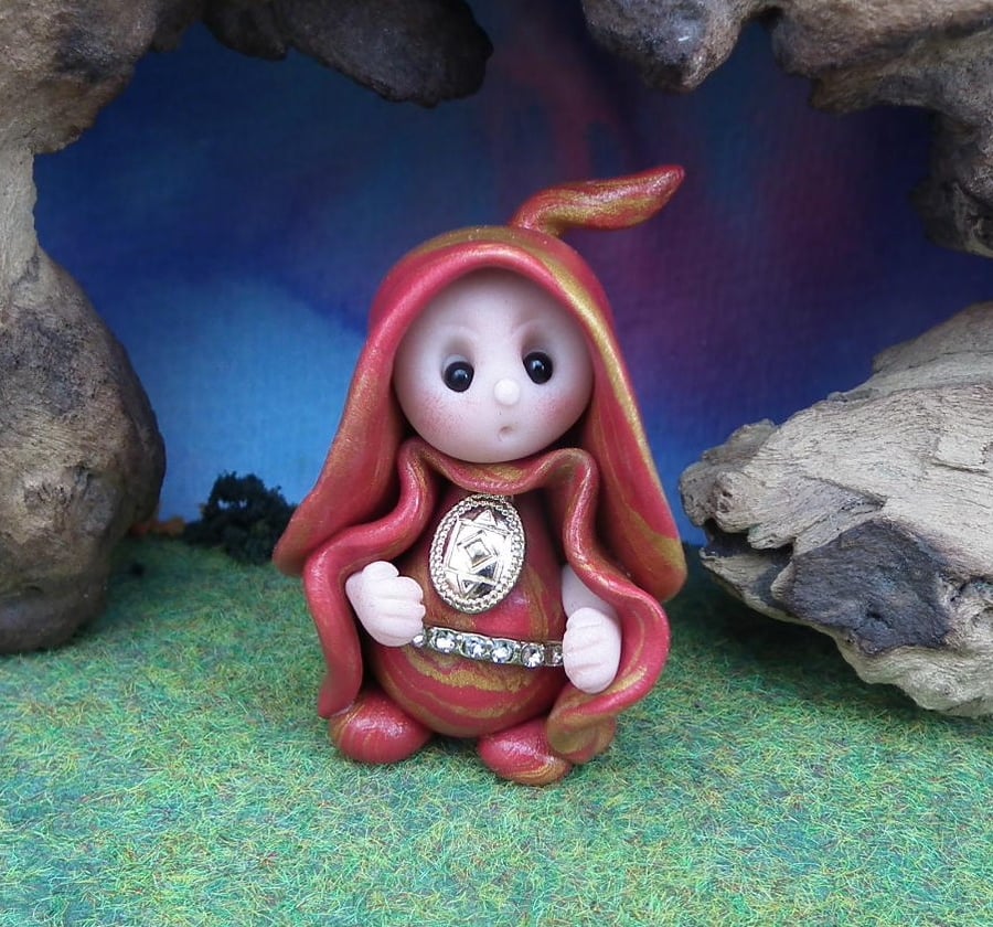 Tiny Gnome Maiden 'Glenda' 1.5" OOAK Sculpt by Ann Galvin