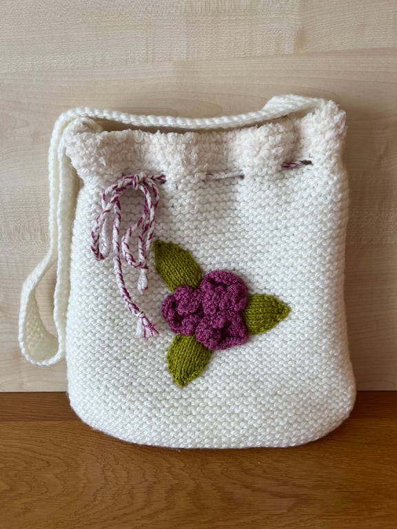 Handknitted handbag 