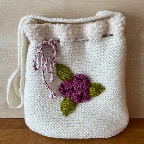Handknitted handbag 