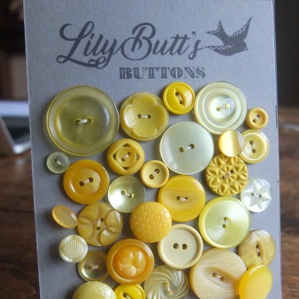 30 Vintage Yellow Mixed Buttons