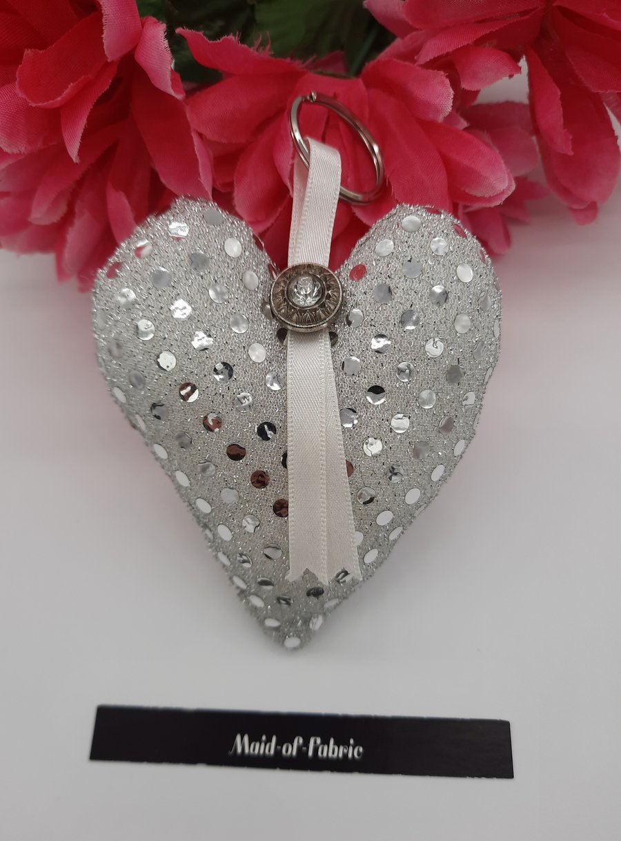 Heart keyring in silver sequin fabric. Free uk delivery. 