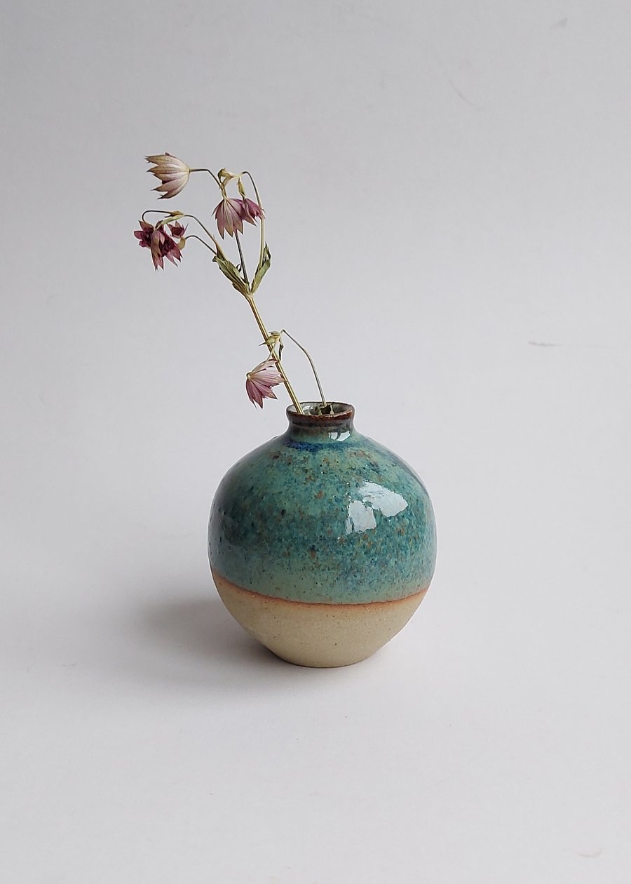 Small Bud vase in Gardom's Green  glaze