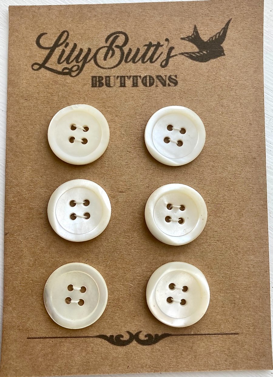 6 Vintage Mother of Pearl Buttons
