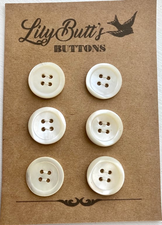 6 Vintage Mother of Pearl Buttons