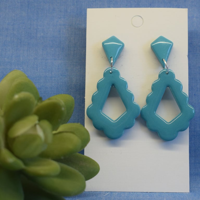 Scalloped Open Shape Statement Earrings