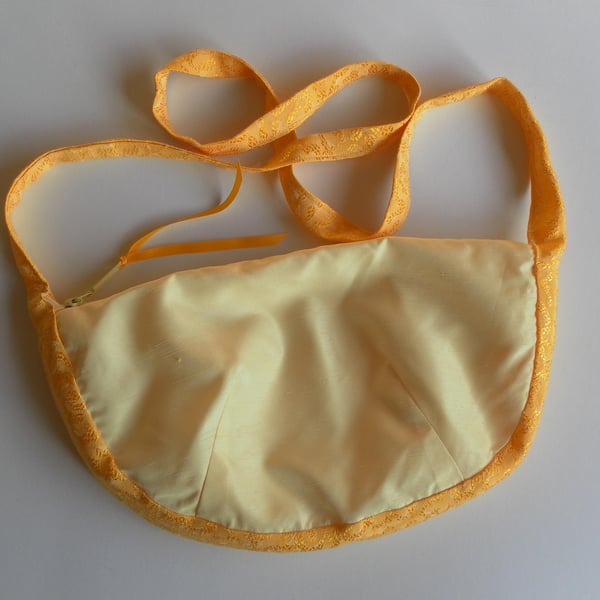  Lemon & gold shoulder bag , inner zipped pocket , zip closure