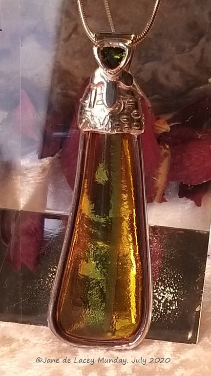 Fine Silver Pendant with Glass Cabachon