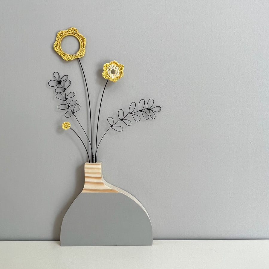 Forever flowers in wooden vase - Grey and yellow