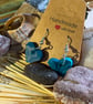 Dark blue heart-shaped earrings combine romantic charm  - Image 2