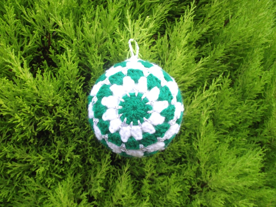 Crochet Christmas Bauble, Crochet, Green, white, Silver