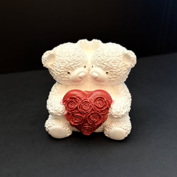 2 bears with rose heart