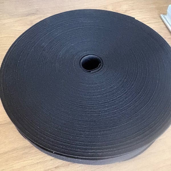 5 meters 1" (25mm) black cotton bias binding 