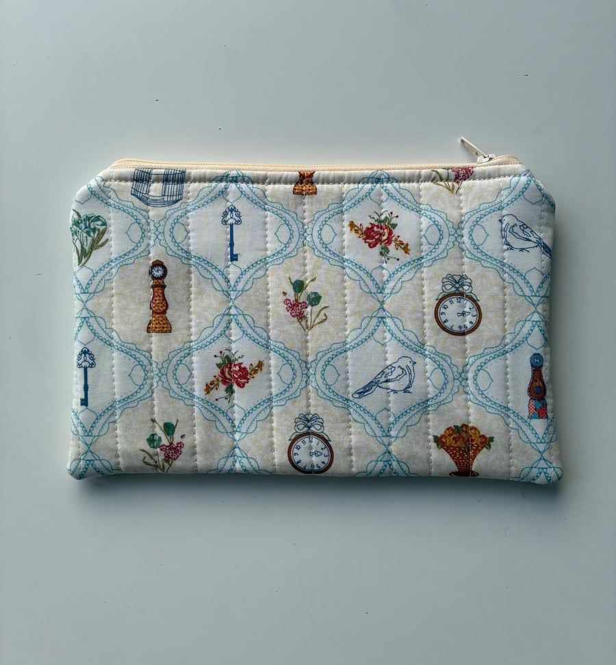 Bridgerton Style Quilted Fabric Organiser Pouch 