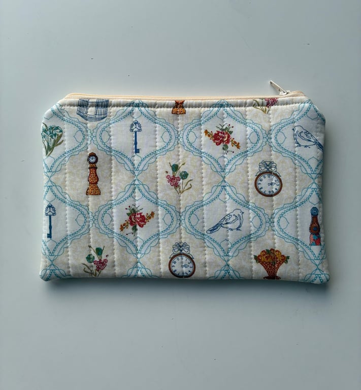 Bridgerton Style Quilted Fabric Organiser Pouch 