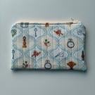 Bridgerton Style Quilted Fabric Organiser Pouch 