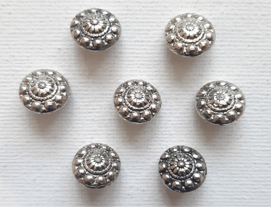 7 x tiny silver pretty buttons 12mm diameter, small silver buttons