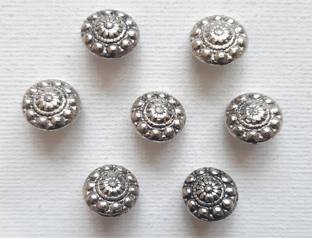 7 x tiny silver pretty buttons 12mm diameter, small silver buttons
