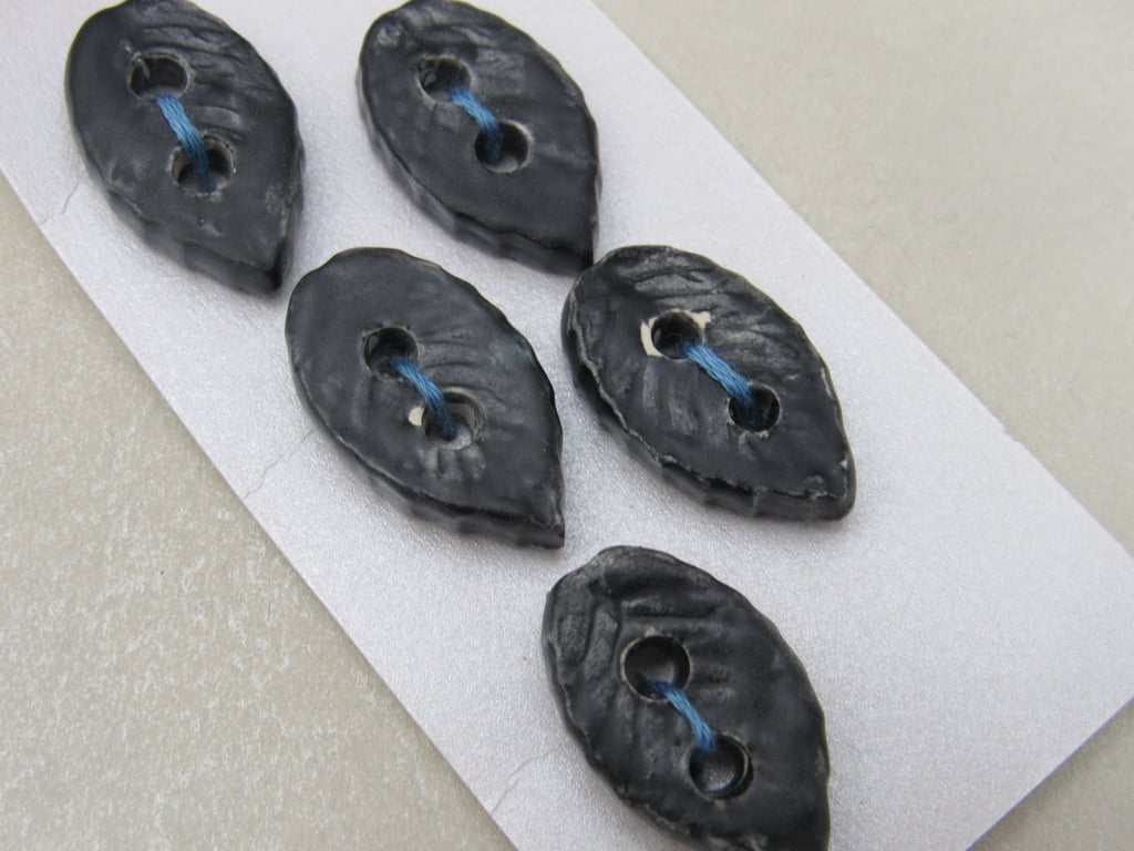 5 Small Leaf Shaped Coal Black Ceramic Buttons