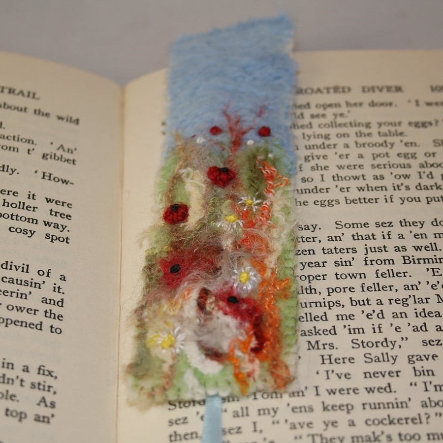 Harvest poppies - Embroidered and felted bookmark