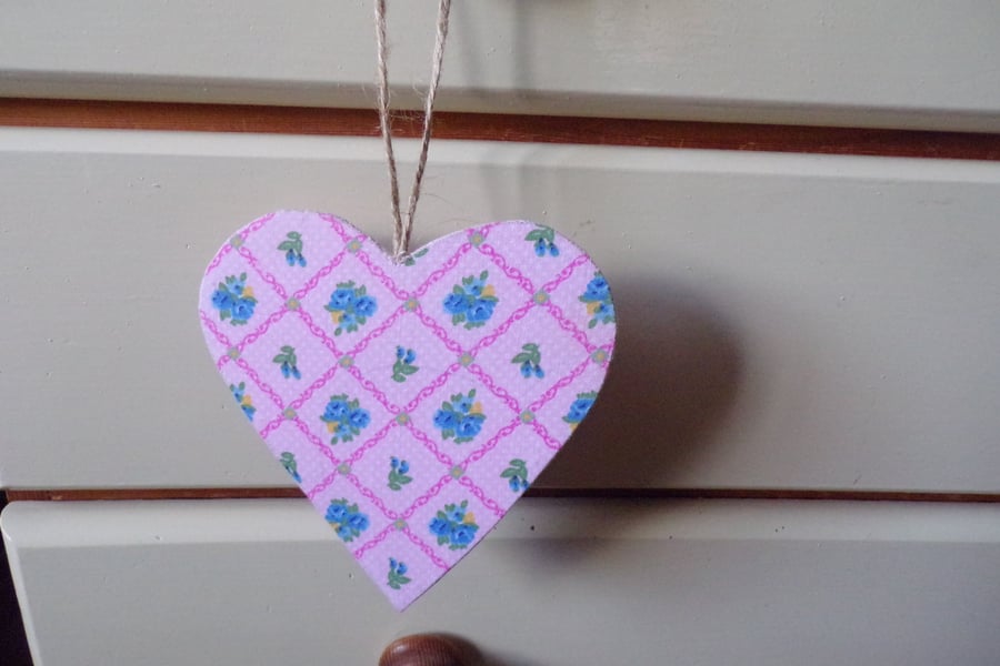 Heart Wall Hanging: Handmade Decoration