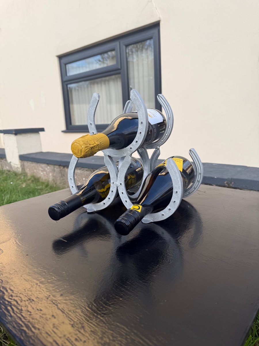 Horseshoe Wine rack